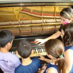 Alunos são apresentados aos instrumentos musicais