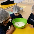 Creche II participa de oficina de culinária