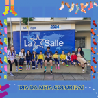 Colônia de férias: Dia da Meia Colorida!