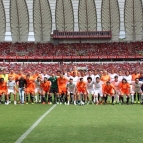 Partida beneficente reúne atletas da América Latina