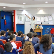 Encontro com autor movimenta Biblioteca