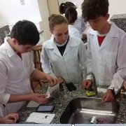 Aula Prática no Laboratório de Ciências