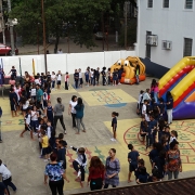 Evento Páscoa Feliz na Escola com 