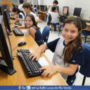 Aula no laboratório de Informática