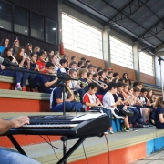 Orquestra de Flautas emociona pais e familiares