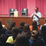 Palestra com Júlio Furtado reúne educadores