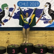 Aluna é ouro em torneio internacional de patinação