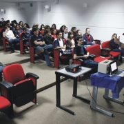 Ensino Médio assiste palestra sobre Mercado