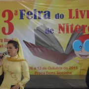 Alunos participam da 13º Feira do Livro Niterói