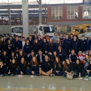 Estudantes do Ensino Médio visitam Agrale