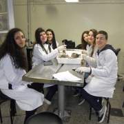 Turma 221 visita o Laboratório de anatomia da PUC