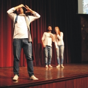 Alunos assistem Palestra dramatizada sobre bullying