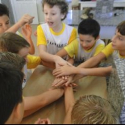 Aula dos 5º anos no laboratório de ciências