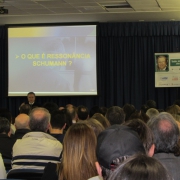 Palestra com Dr. Lucchese reúne grande público