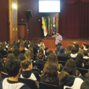 Ensino Médio assiste palestra sobre profissões