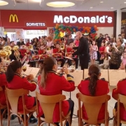 Banda Marcial e Escola de Música no MC Dia Feliz