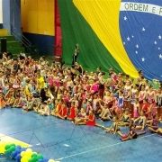 Colégio na Competição de Ginástica Rítmica 