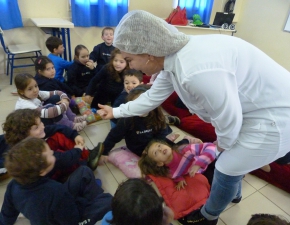 Educação Infantil recebe visita de dentista