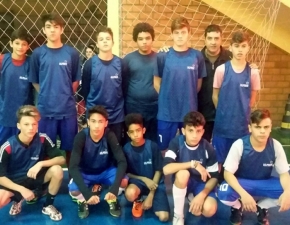 Equipes de futsal do Colégio participam de amistoso