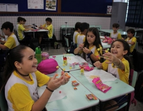 A geometria no cotidiano: Poliedros (5º ano)