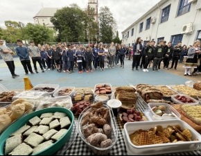 Café Colonial e danças celebraram cultura alemã