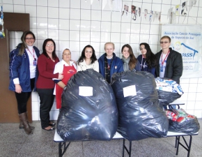 Entrega de doações arrecadadas na Gincana La Salle