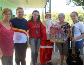 Doações de Natal para o Lar do Idoso