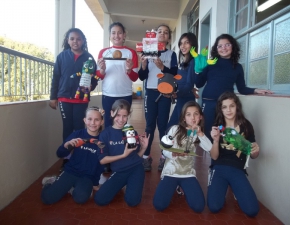 4º Ano  criaram com sucata um mascote defensor da natureza