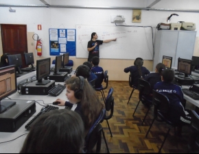 3º Ano: Música no Laboratório de Informática