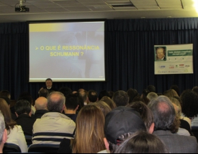 Palestra com Dr. Lucchese reúne grande público