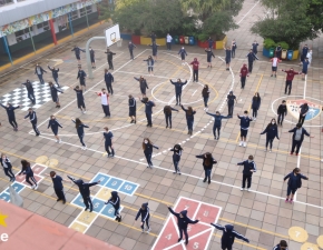 Turno da Manhã participa de aula de Alongamento