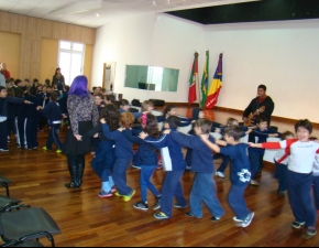 Hora do Conto com Léia Cassol - 1º ano/ tarde