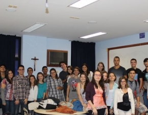 Encontro com ex-alunos aprovados no vestibular 2015