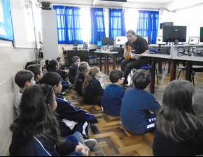 2º Ano: Música no Laboratório de Informática