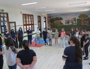 Oficinas de Teatro e Vôlei da APM